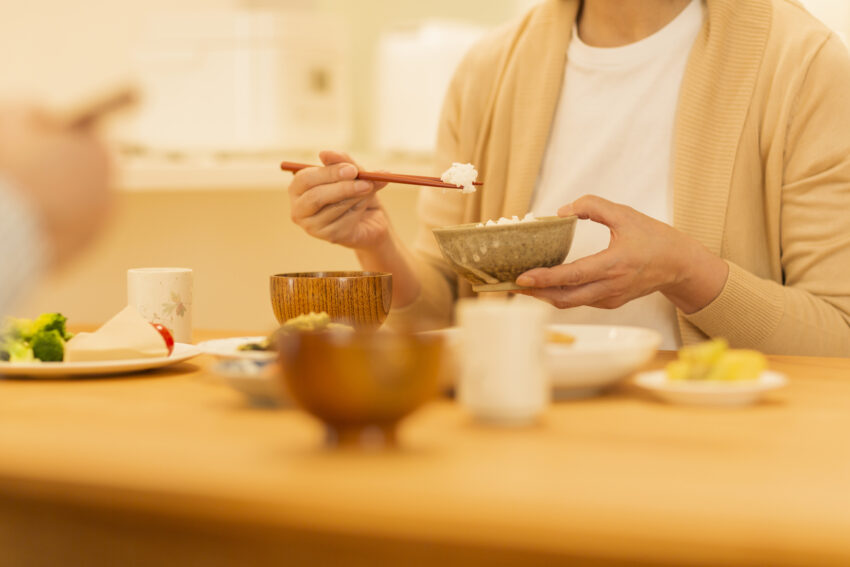 食事をすると首が痛む